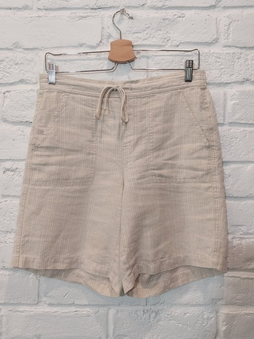 Orvis 100% Linen Pull On Shorts Womens S Beige Cream Stripe Utility Relaxed Fit
